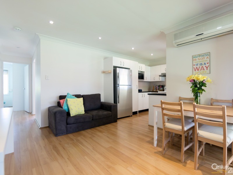 18 Country Grove Drive, Cameron Park NSW 2285