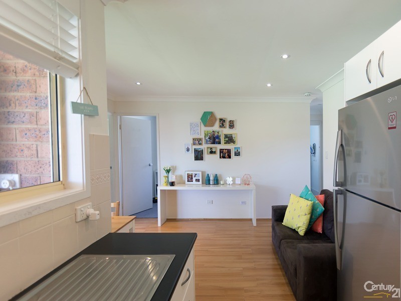 18 Country Grove Drive, Cameron Park NSW 2285