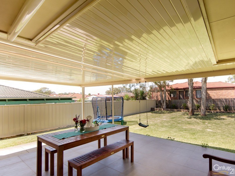 18 Country Grove Drive, Cameron Park NSW 2285