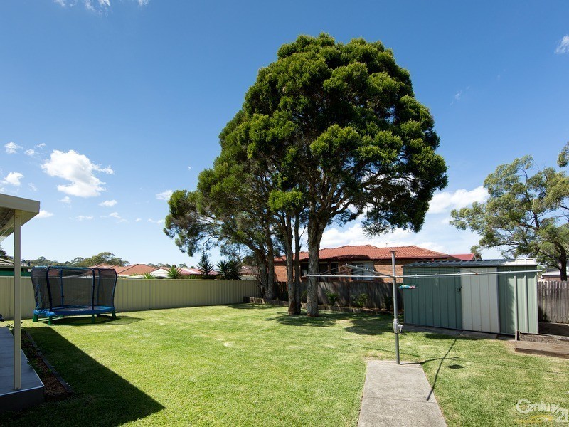18 Country Grove Drive, Cameron Park NSW 2285