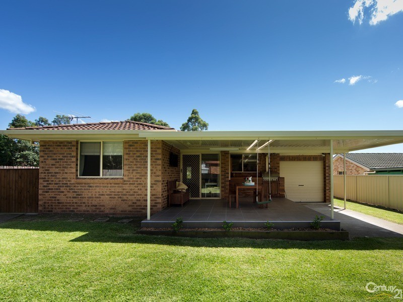 18 Country Grove Drive, Cameron Park NSW 2285