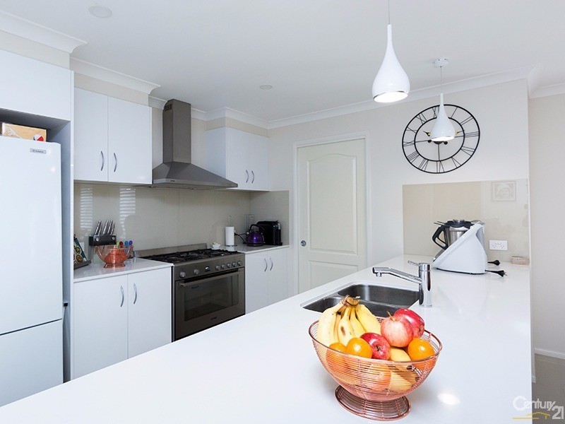 22 Northview Street, Fletcher NSW 2287