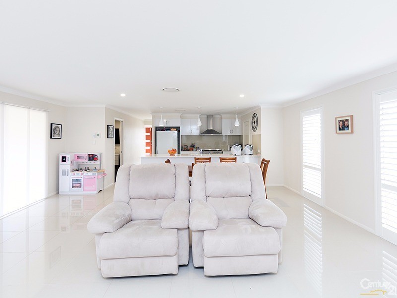 22 Northview Street, Fletcher NSW 2287