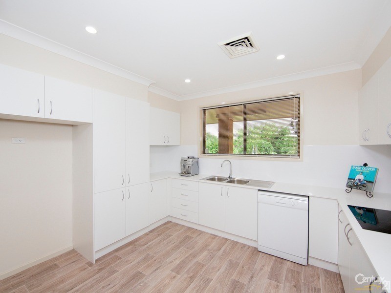 30 Holly Circuit, New Lambton Heights NSW 2305