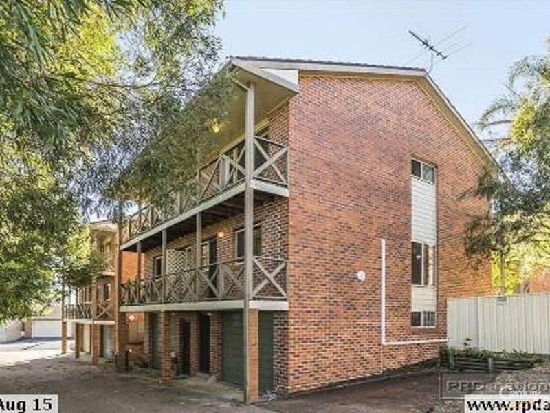 2/202 Brunker Road, Adamstown NSW 2289