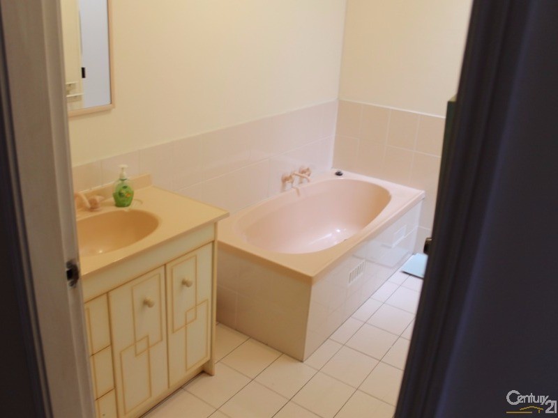 2/202 Brunker Road, Adamstown NSW 2289