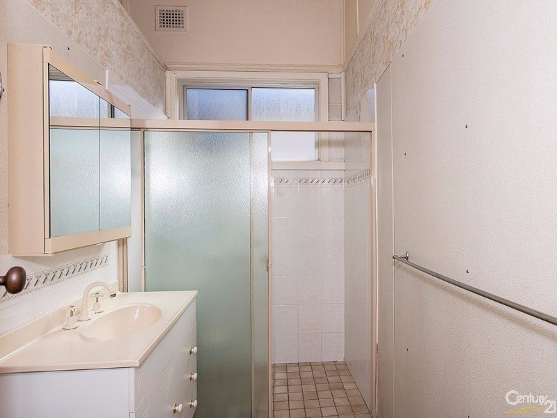 35 Boreas Road, Hamilton North NSW 2292