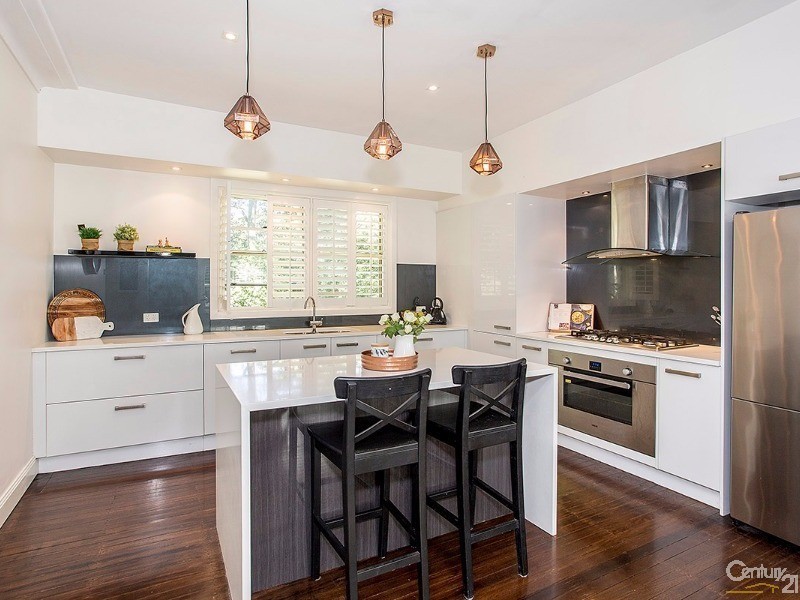 17 Hollywood Parade, New Lambton Heights NSW 2305