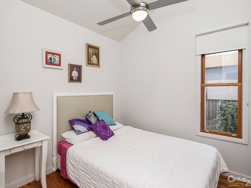 16 Hogue Street, Maryville NSW 2293