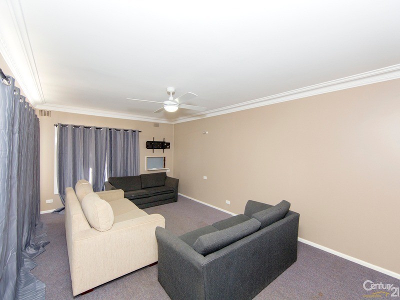 53 University Drive, Waratah West NSW 2298