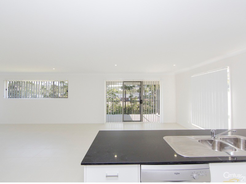 7 Blackwood Circuit, Cameron Park NSW 2285