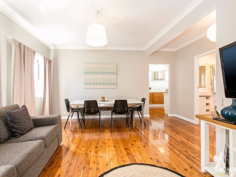 27 Irelands Avenue, Mayfield NSW 2304