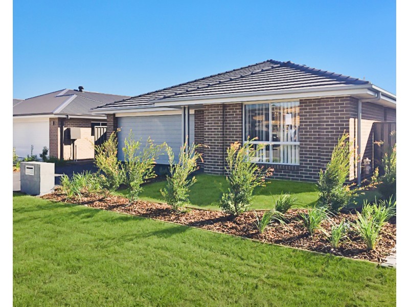 13 Glider Avenue, Fern Bay NSW 2295