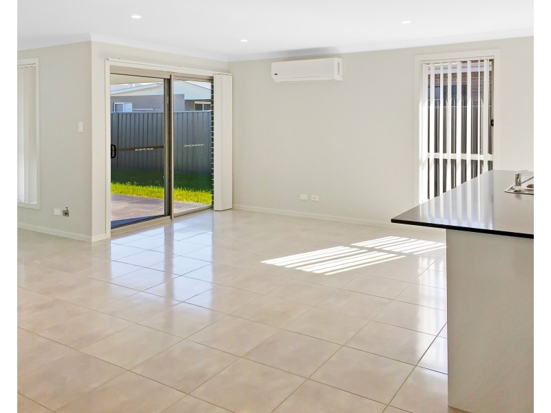 13 Glider Avenue, Fern Bay NSW 2295