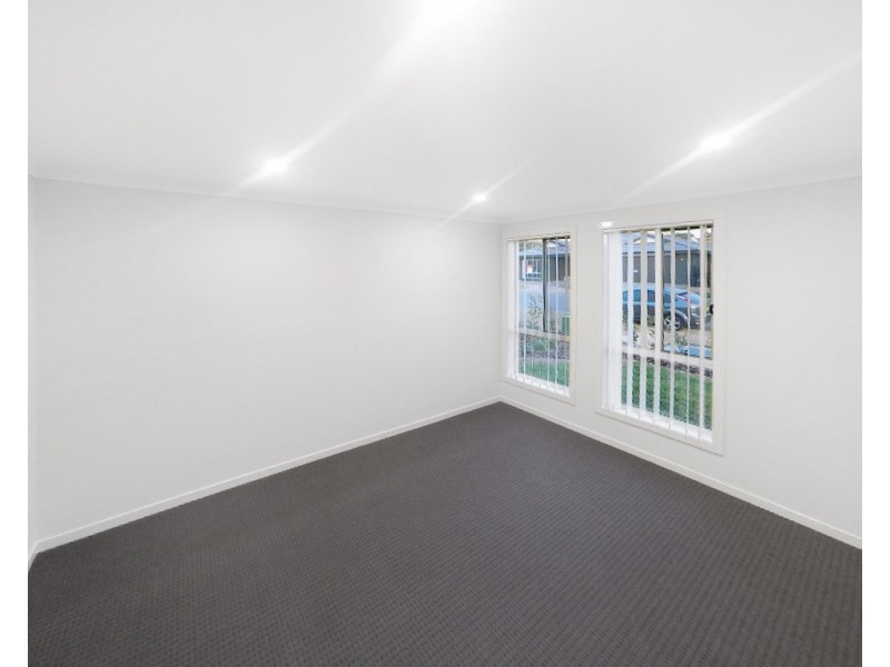7 Glider Avenue, Fern Bay NSW 2295