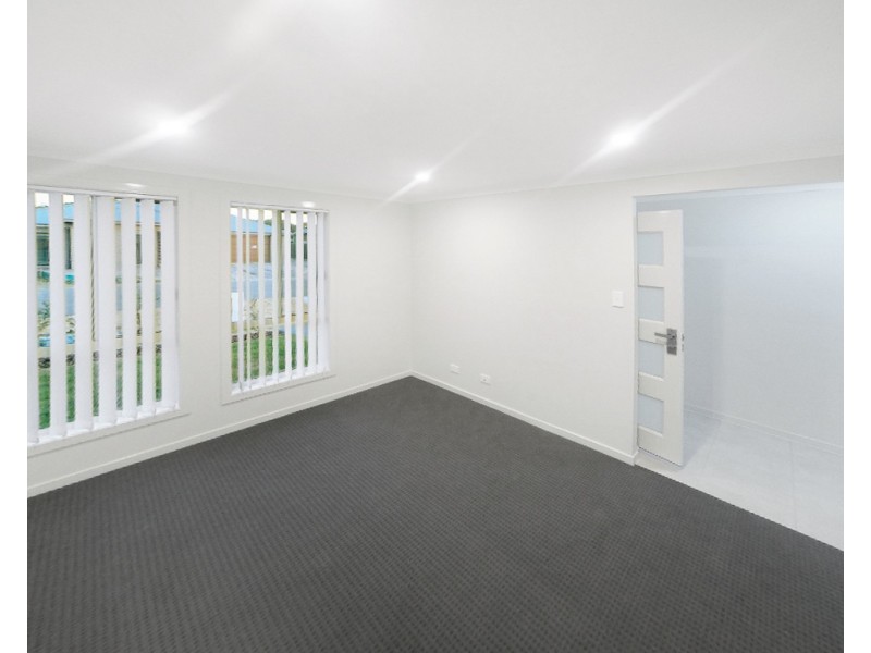 7 Glider Avenue, Fern Bay NSW 2295