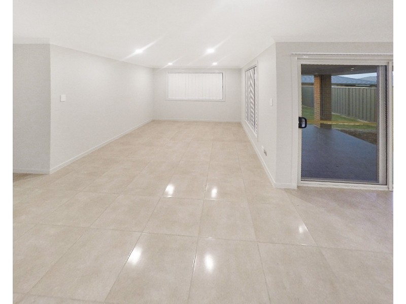 7 Glider Avenue, Fern Bay NSW 2295