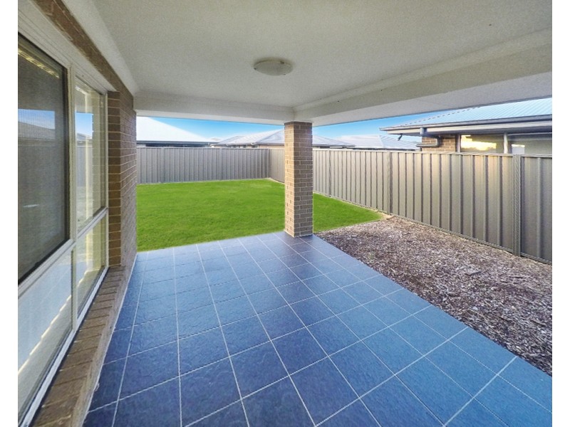 7 Glider Avenue, Fern Bay NSW 2295