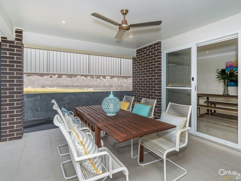 31 Ripon Way, Macquarie Hills NSW 2285