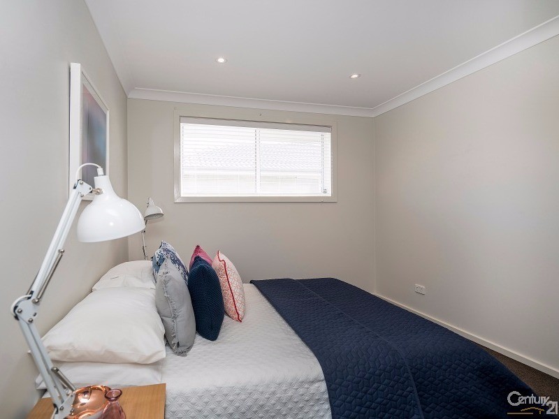 31 Ripon Way, Macquarie Hills NSW 2285