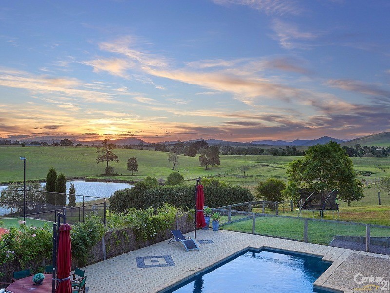 10 Hampton Court, Aberglasslyn NSW 2320