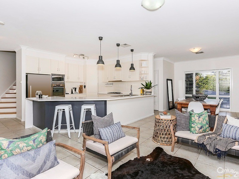 10 Hampton Court, Aberglasslyn NSW 2320