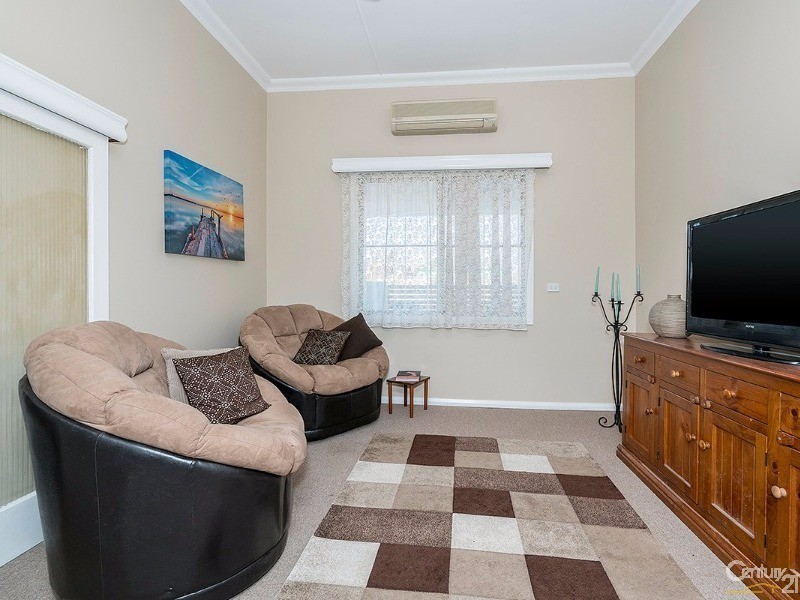 8 Victoria Street, Kurri Kurri NSW 2327