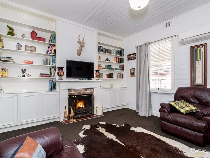 131 Quarry Road, Farley NSW 2320