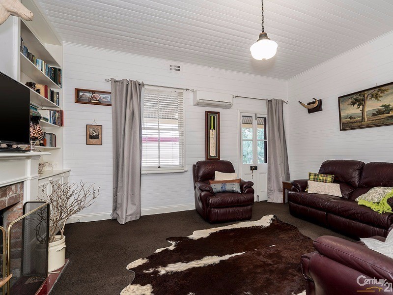131 Quarry Road, Farley NSW 2320