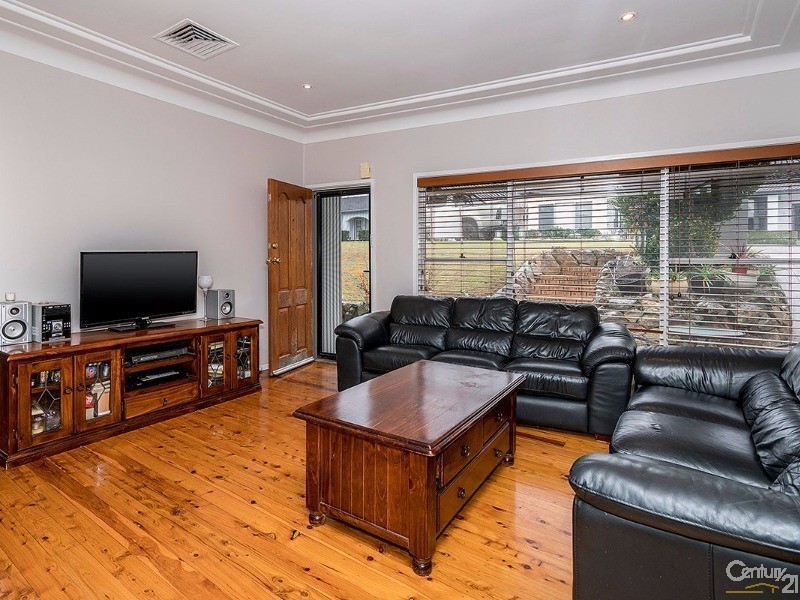 27 Springfield Avenue, Kotara NSW 2289
