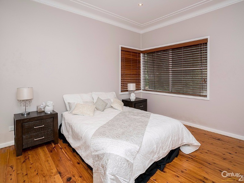 27 Springfield Avenue, Kotara NSW 2289