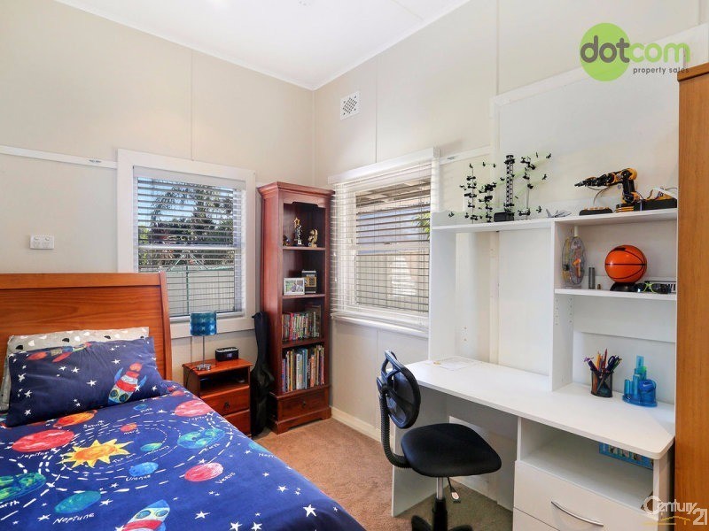 2 Garry Street, Waratah NSW 2298