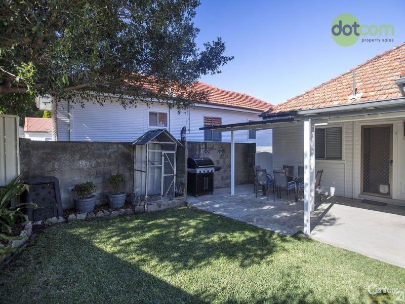 2 Garry Street, Waratah NSW 2298