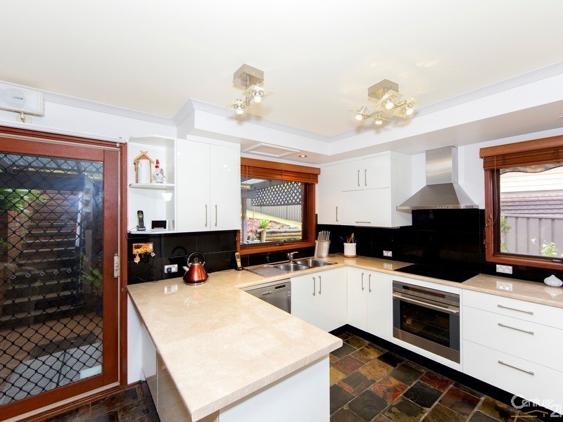 6 Fernleigh Place, New Lambton Heights NSW 2305