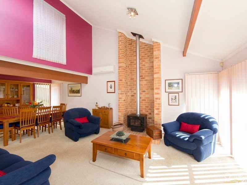 6 Fernleigh Place, New Lambton Heights NSW 2305