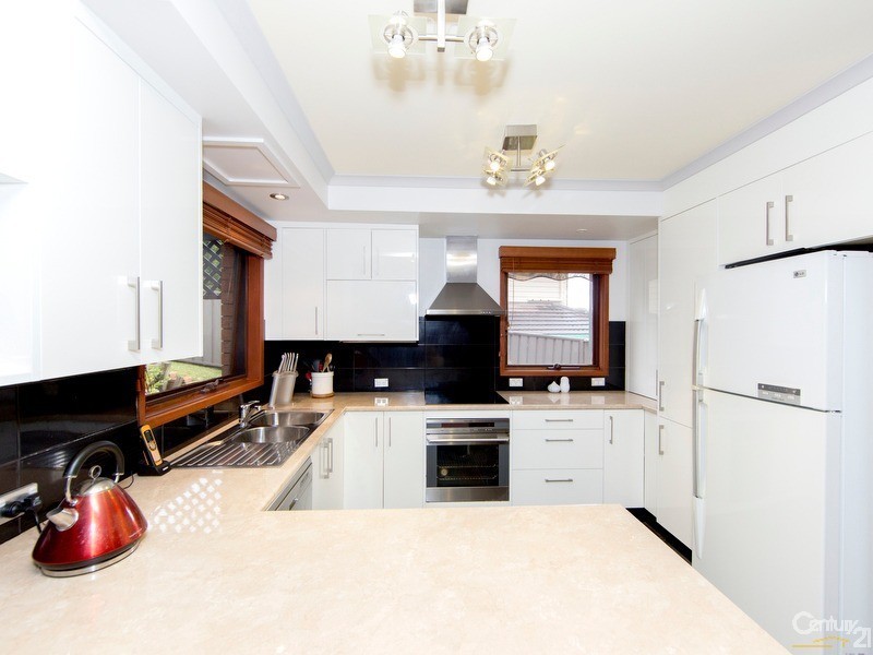 6 Fernleigh Place, New Lambton Heights NSW 2305