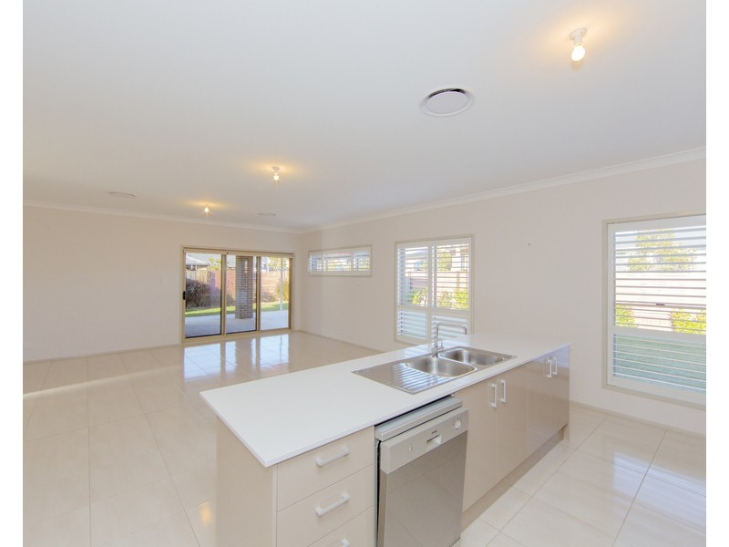 22 Bimbimie Street, Fletcher NSW 2287