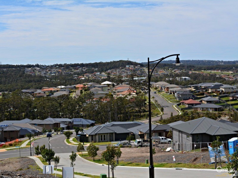 4 Merker Close, Cameron Park NSW 2285