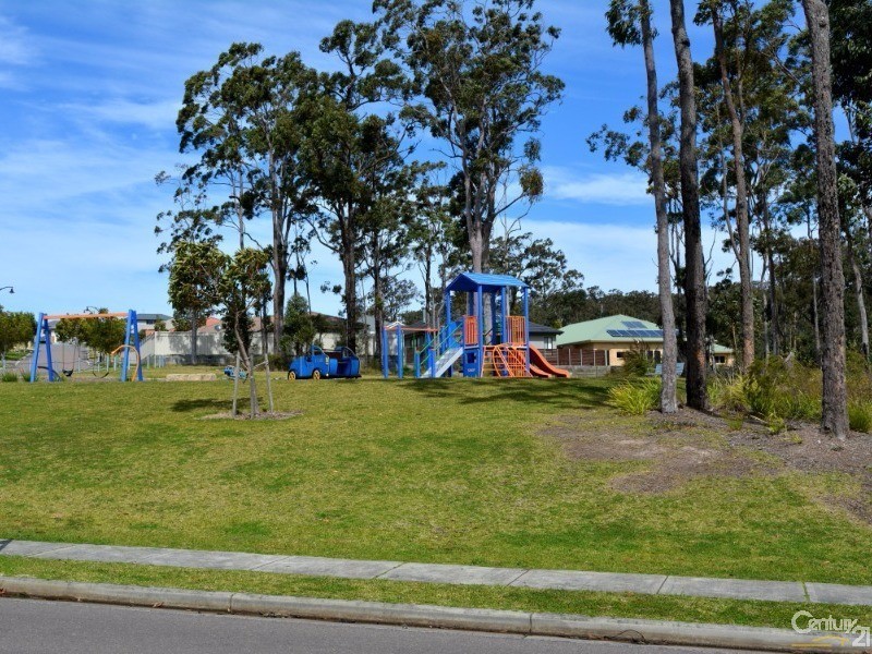 4 Merker Close, Cameron Park NSW 2285