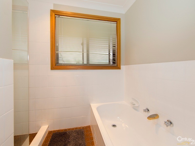 10 Minchinbury Close, Eleebana NSW 2282