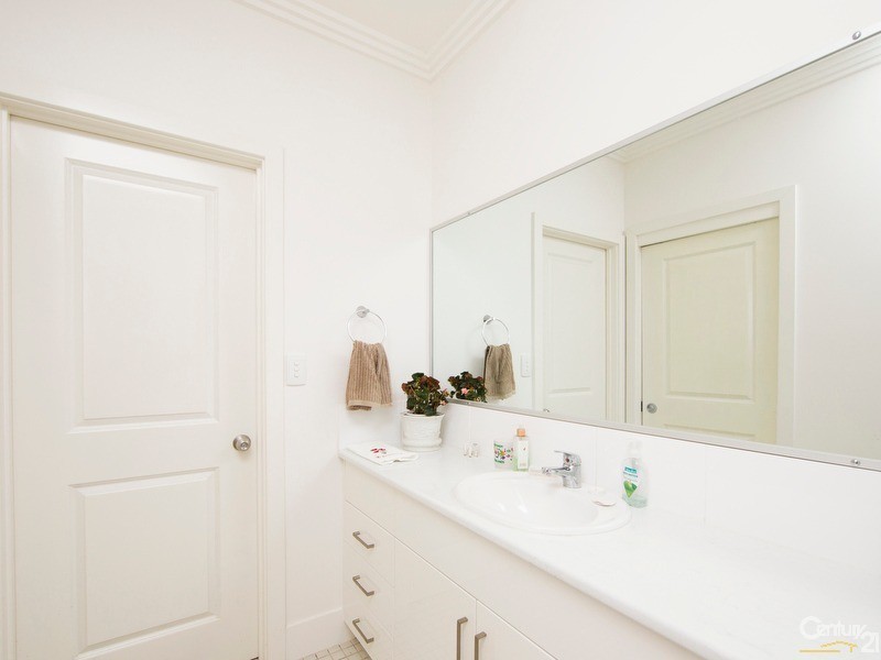 211 Gosford Road, Adamstown NSW 2289