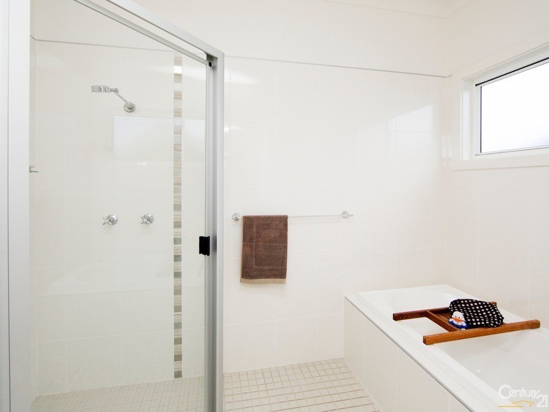 211 Gosford Road, Adamstown NSW 2289