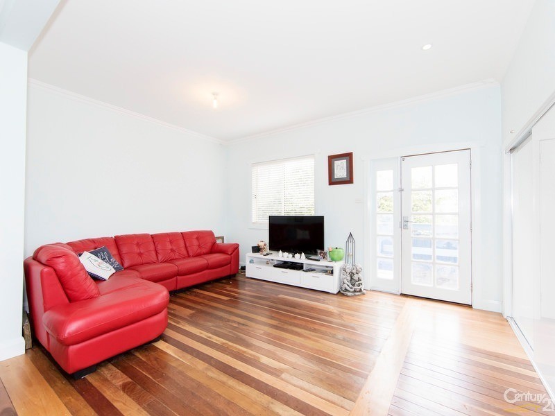 13 Mawson Street, Shortland NSW 2307