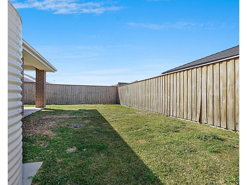 8 Bitta Street, Fletcher NSW 2287