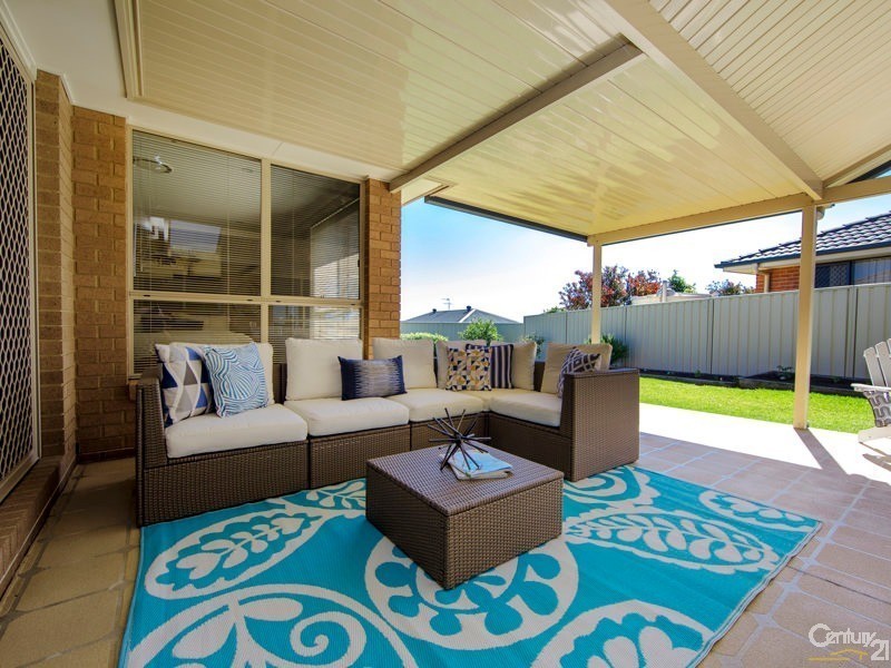 11 Whipbird Street, Maryland NSW 2287