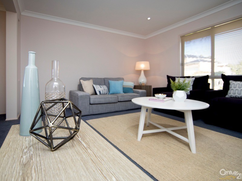 11 Whipbird Street, Maryland NSW 2287