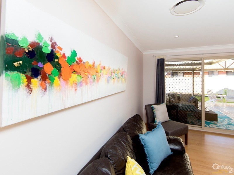 11 Whipbird Street, Maryland NSW 2287