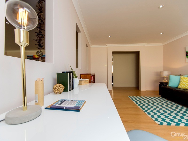 11 Whipbird Street, Maryland NSW 2287