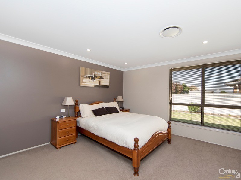 11 Whipbird Street, Maryland NSW 2287