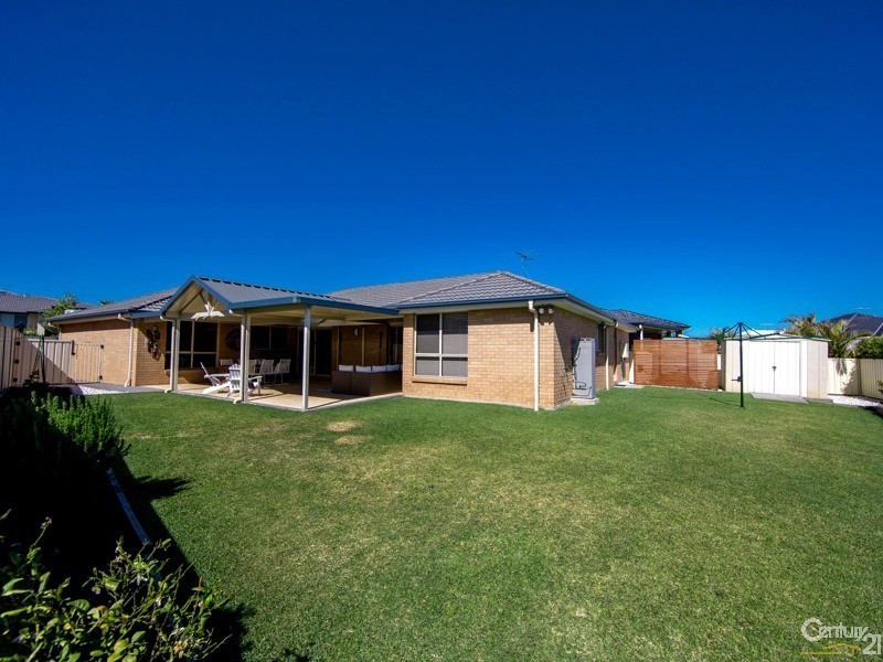 11 Whipbird Street, Maryland NSW 2287